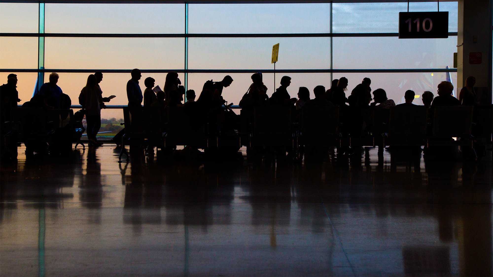 Passengers queuing at Dublin Airport. Image: Shutterstock