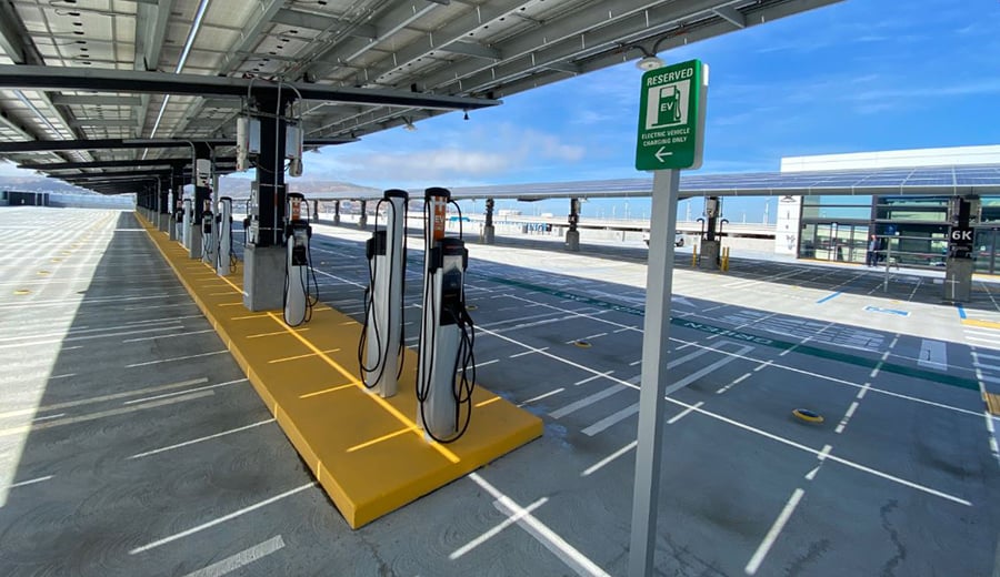 SFO electric car charging ports