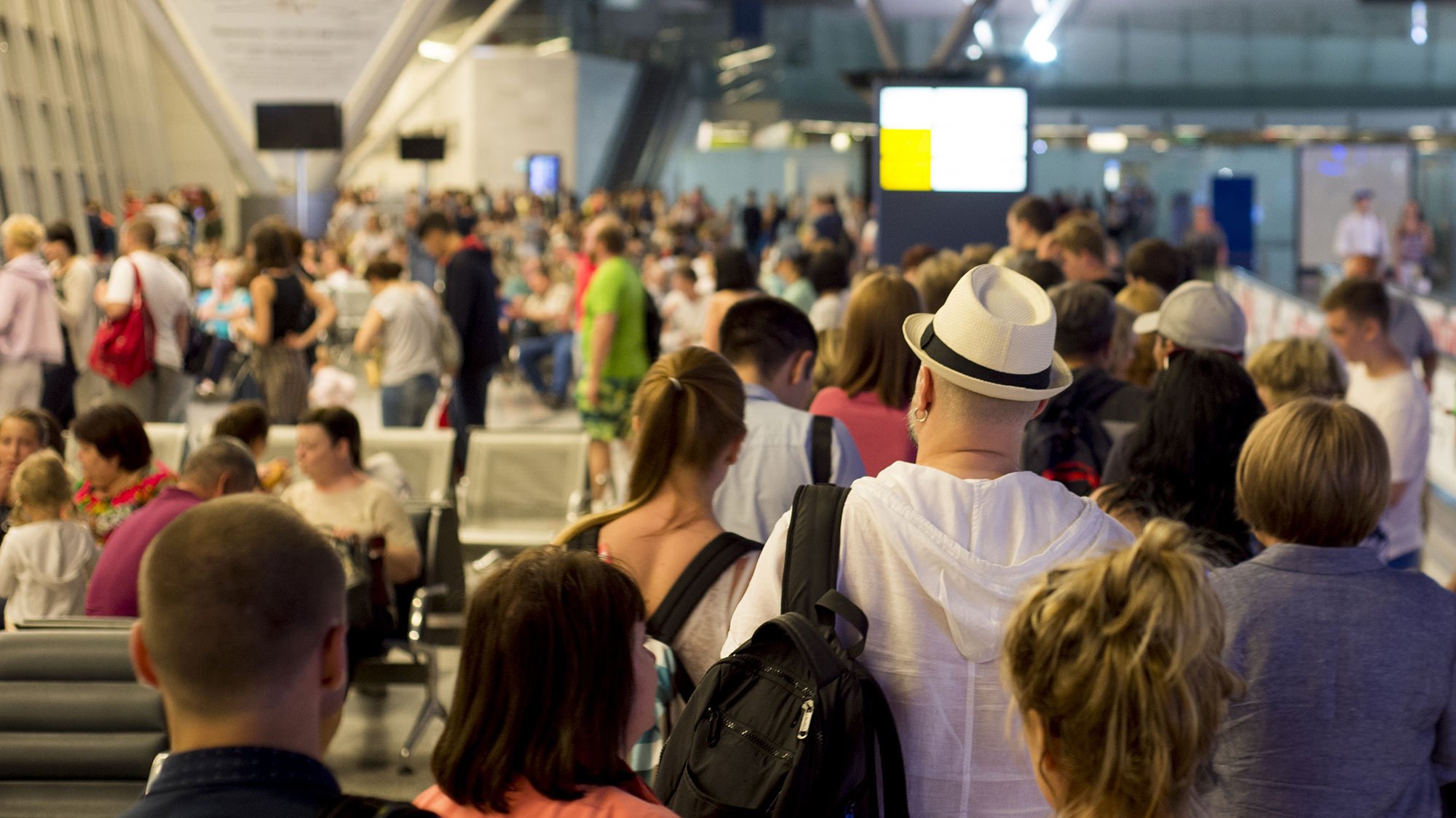 Airports queues social distancing