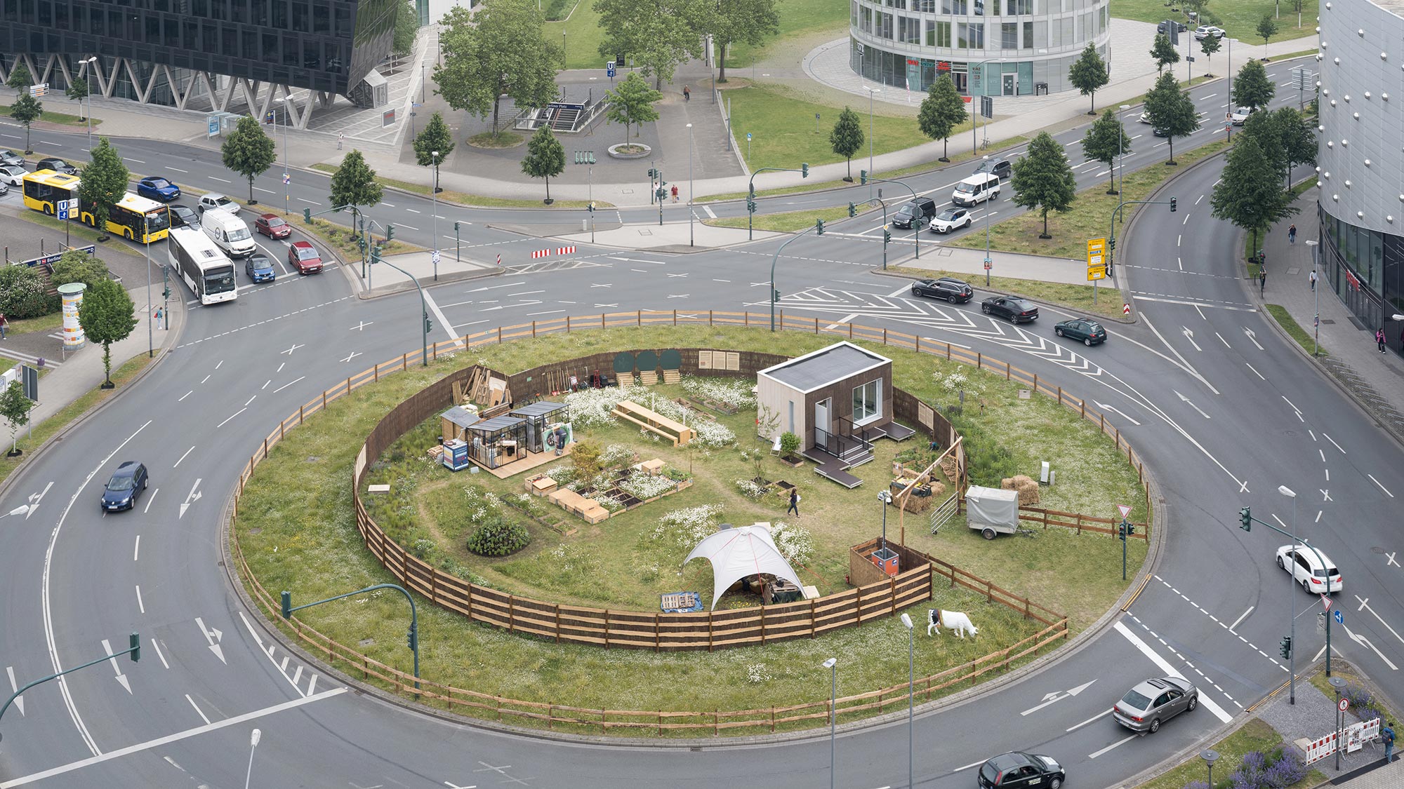 First prototype of ADPT exhibited at Berliner Platz in Essen as part of the "Eco-Village" project.