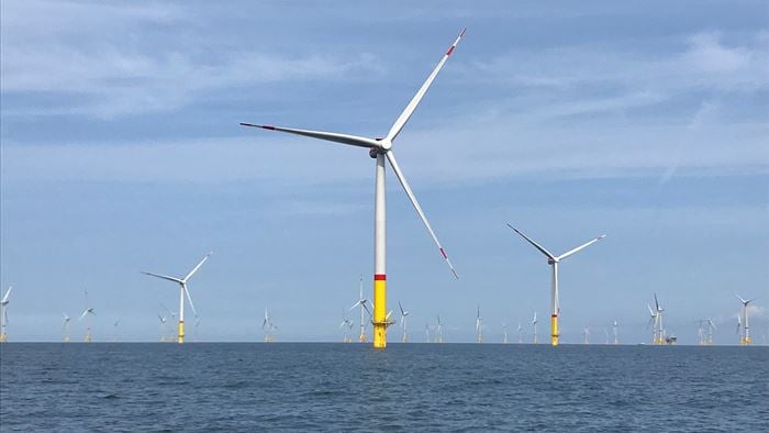 Windräder des Arkona Offshore Windparks in der Ostsee