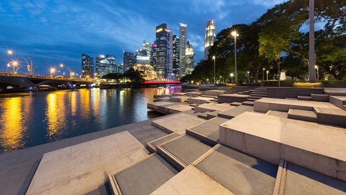 The stepped waterfront plaza along Queen Elizabeth Walk.