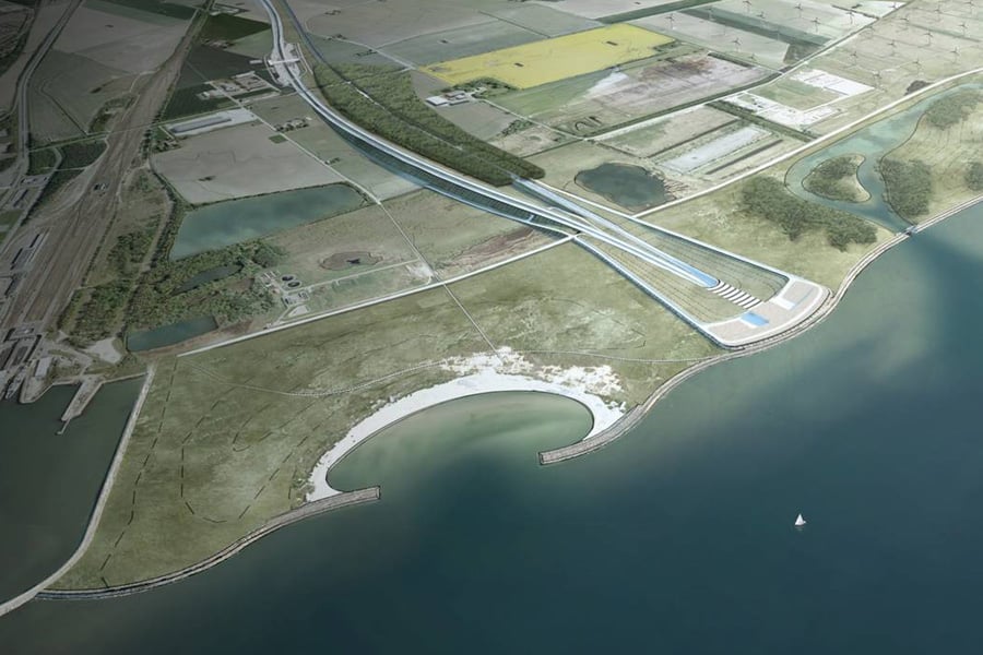 The link includes an immersed tube tunnel connecting Denmark and Germany.