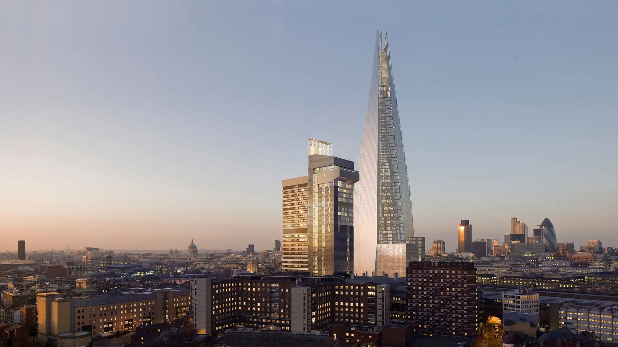Guy’s Tower, an iconic silhouette on the London skyline has been given a complete new skin. After nearly 40 years as one of London’s most recognisable buildings, Guy’s Tower needed a major refurbishment to fix the environmental damage to its exterior facade and reduce the high energy consumption of the building.