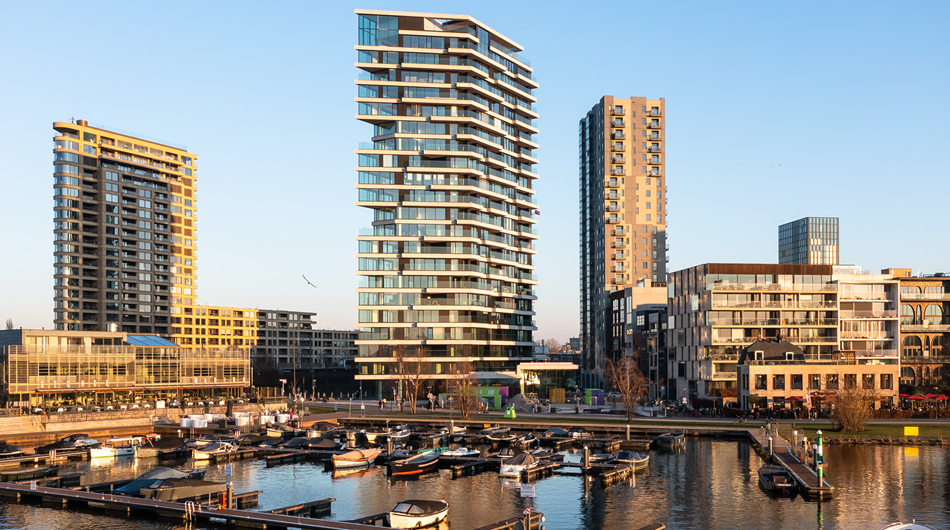 Standing 21 floors tall, HAUT is one of the tallest timber-hybrid buildings in the world. 