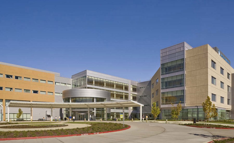 The template hospital accommodates up to 225 beds with a variable number of patient-bed floors.