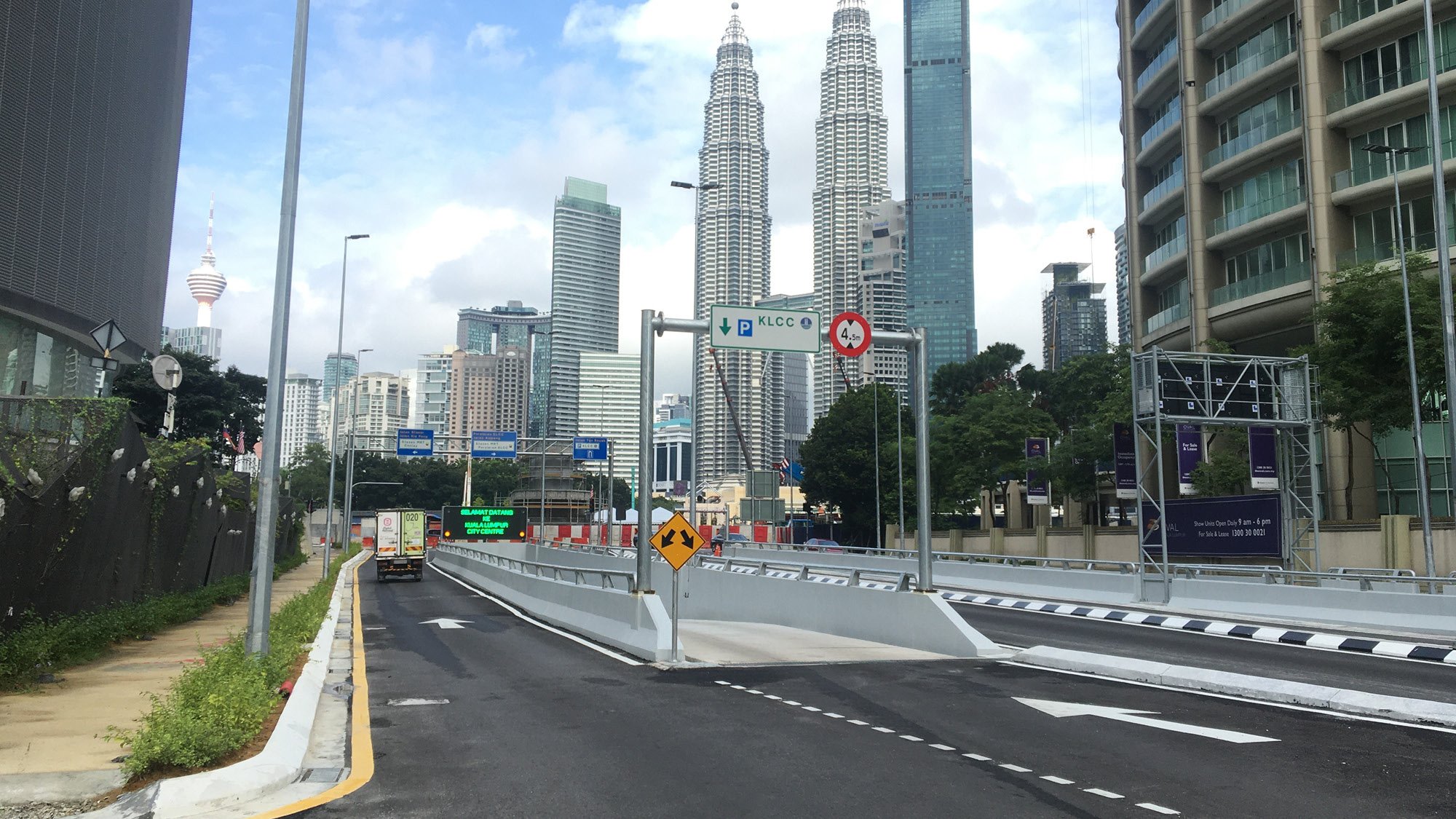 Lorong Kuda highway in the heart of Kuala Lumpur city