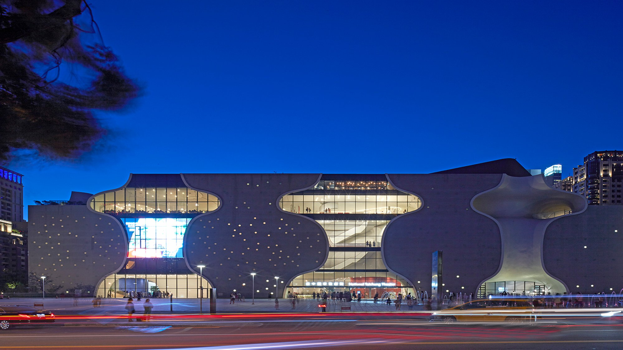 The National Taichung Theater is an opera house in the Taichung’s 7th Redevelopment Zone of Taichung, Taiwan