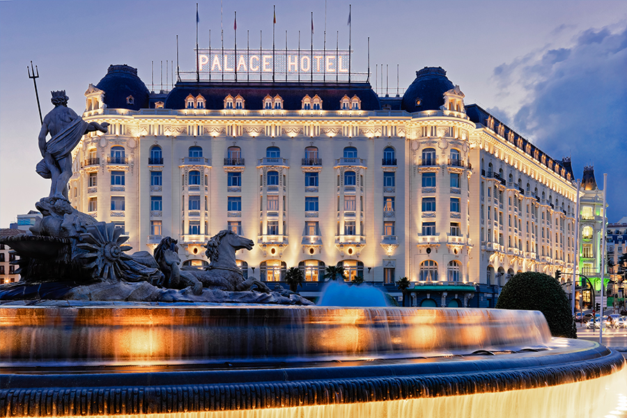 Built in 1912, this five star hotel is one of the most emblematic hotels of the city. 