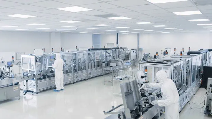 Picture of a cleanroom production
