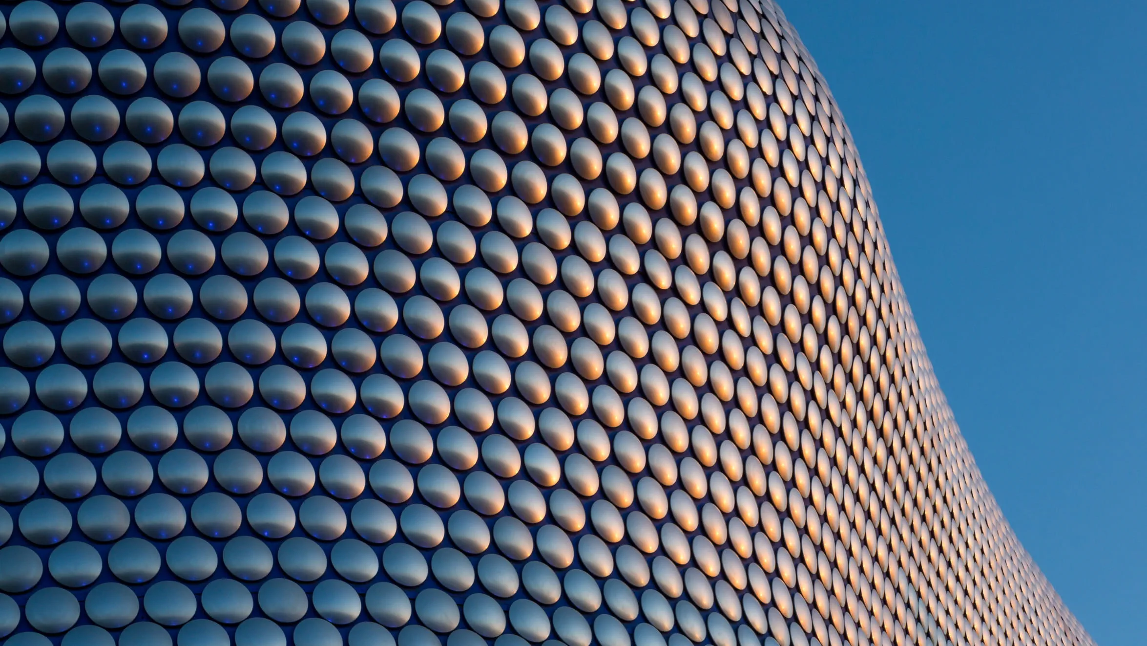 The futuristic new, 26,0000m2 Selfridges department store as part of the redevelopment of the Bull Ring shopping centre in the heart of Birmingham. Photo credit: Paul Carstairs