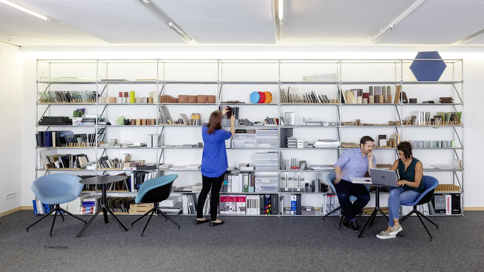 Die neu gestalteten Büroflächen von Arup bieten unterschiedliche Arbeitsumgebungen mit verschiedenen Atmosphären. 