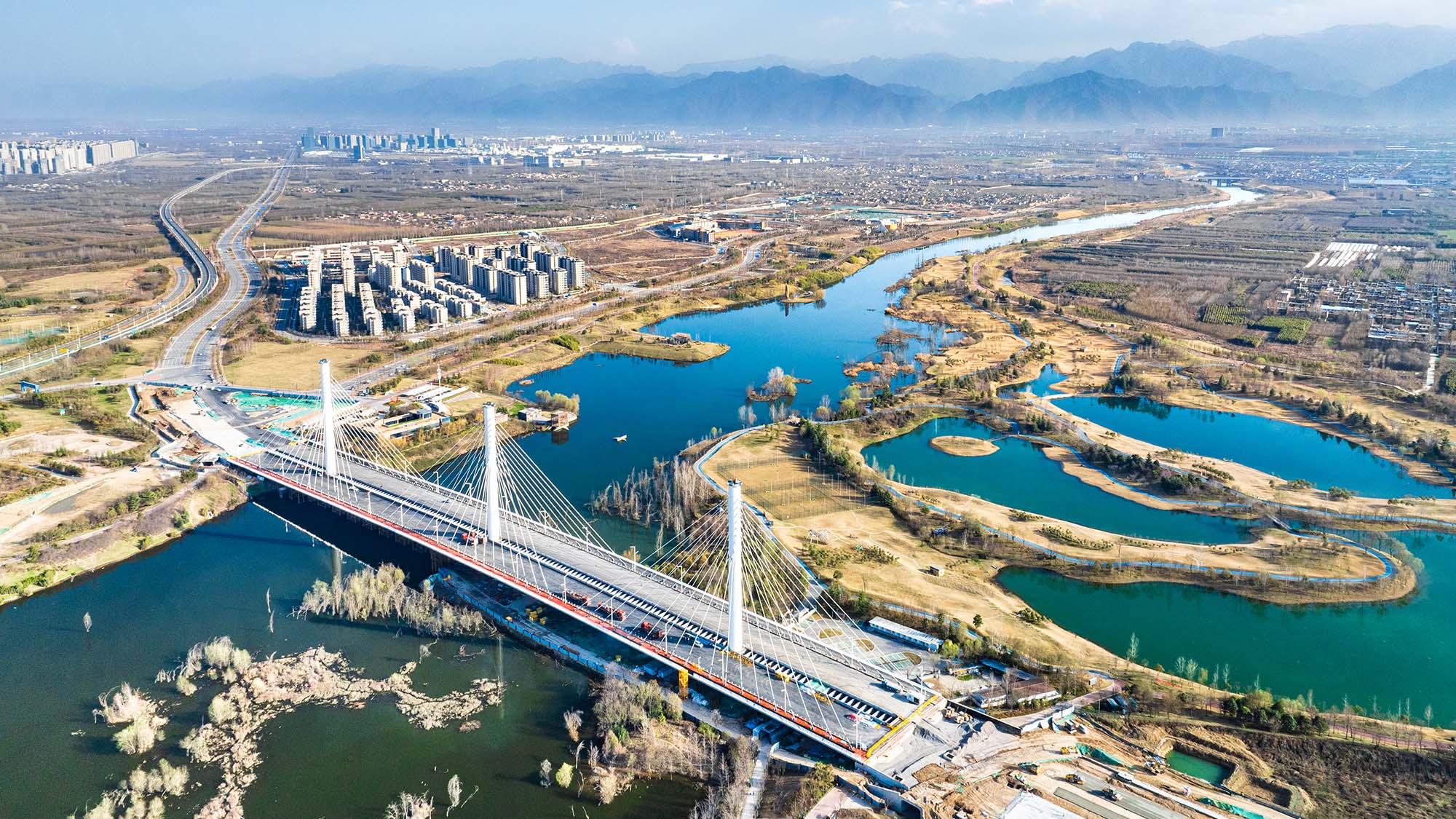 World's widest multi-tower cable-stayed bridge opens in Xi