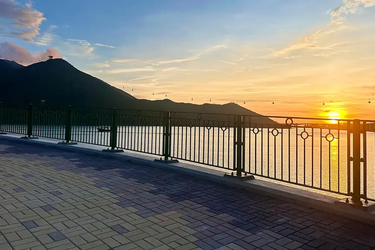 A sunset over a body of water.