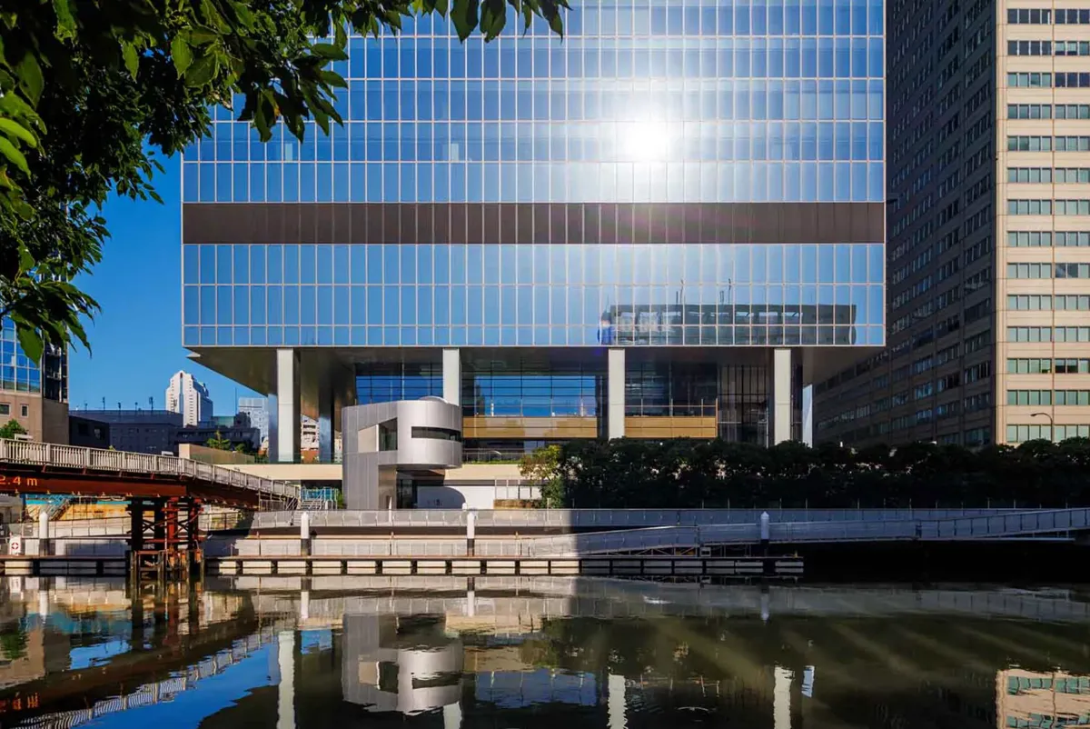 A building with a glass front.