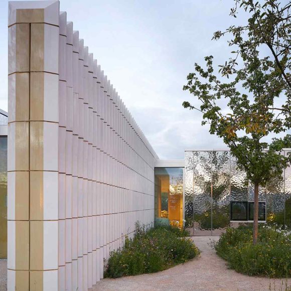 Exterior view of Maggies Cancer Centre
