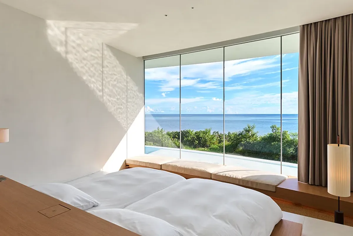 Seamlessly integrated to preserve a minimalist, uninterrupted interior