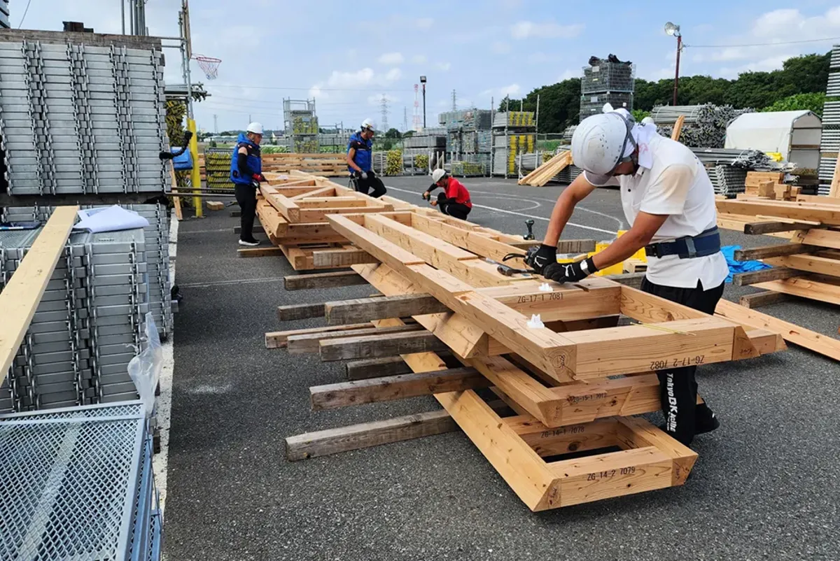 Minimising on-site work and enabling rapid assembly.