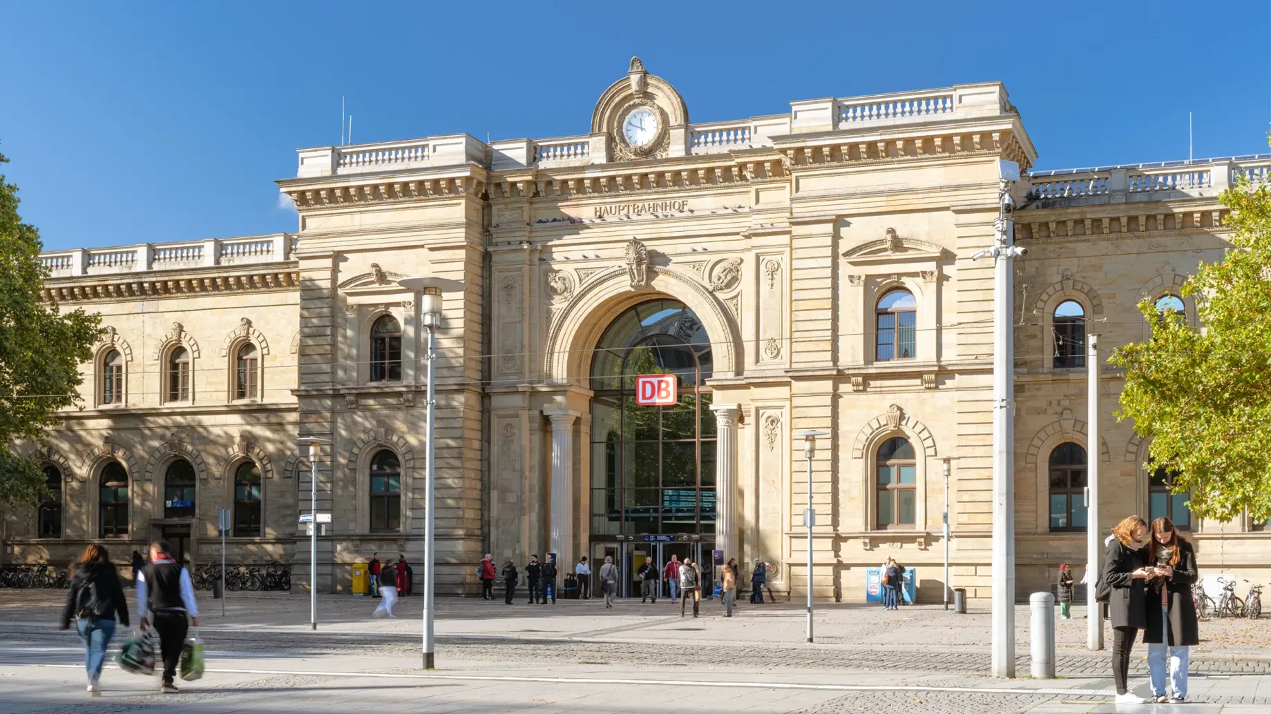 A large building with a clock tower.