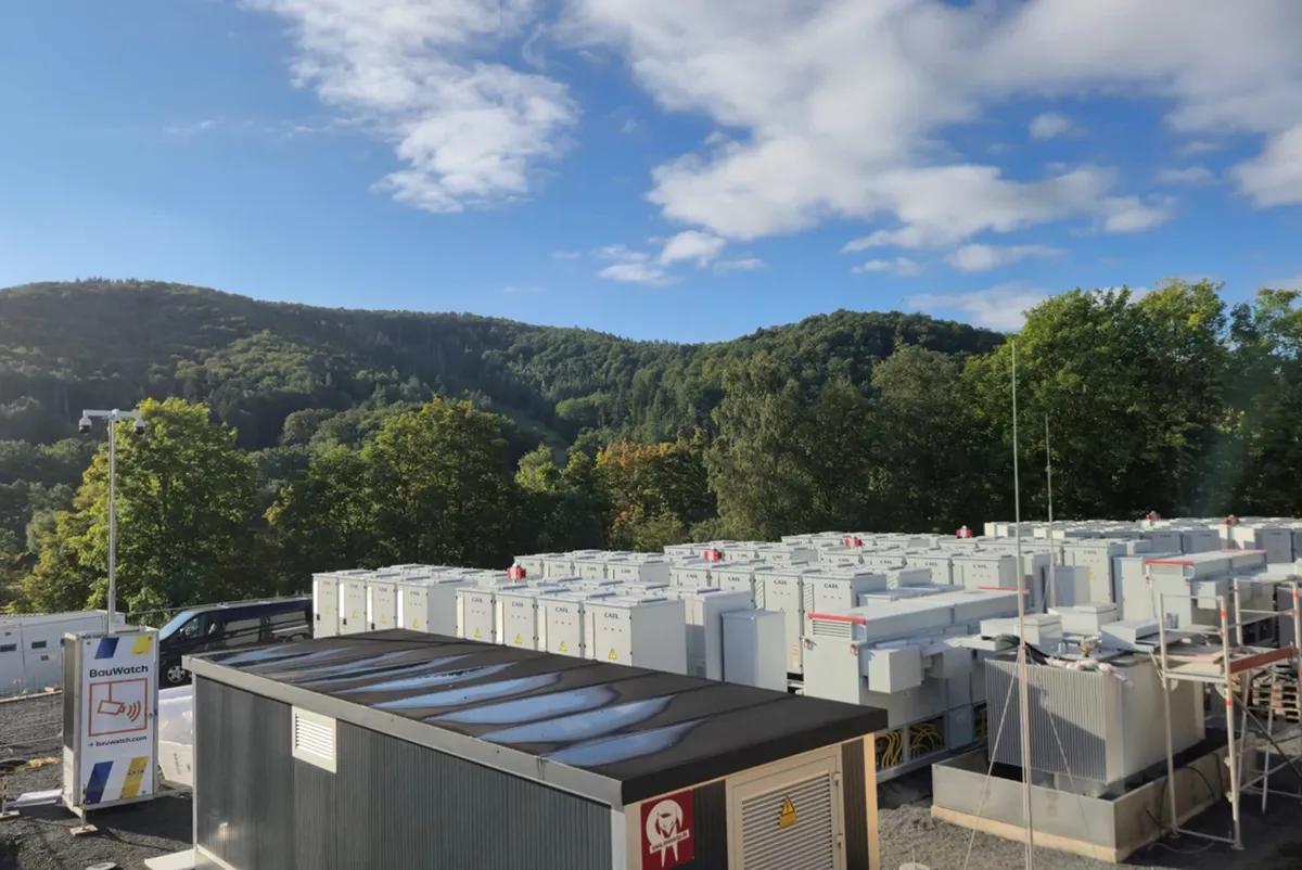 A group of large solar panels.