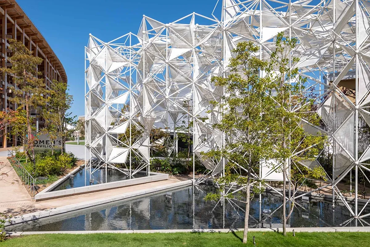 A building with a glass wall.